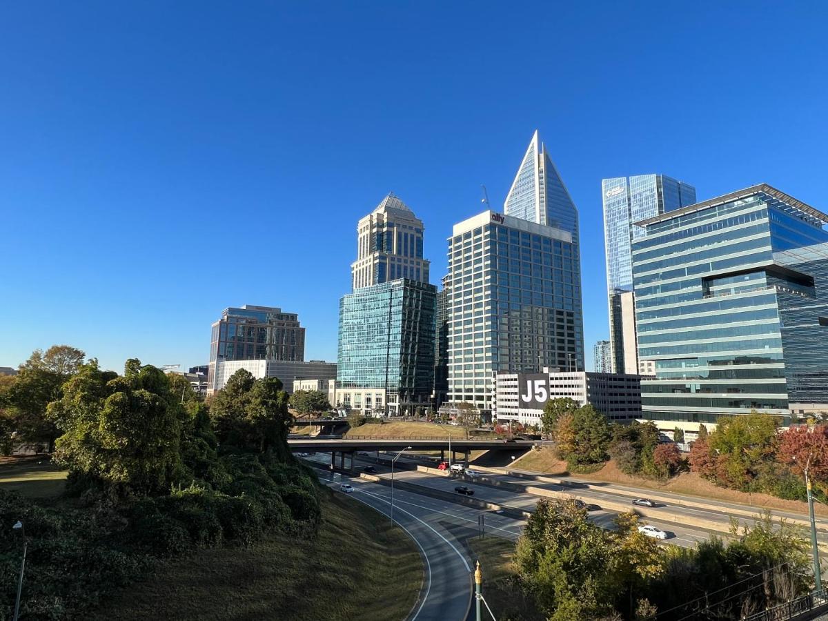 Spacious 2 Bed, 2 Bath Uptown Gem In The Heart Of The City-Parking-Wi-Fi-Balcony Cgv Charlotte Kültér fotó