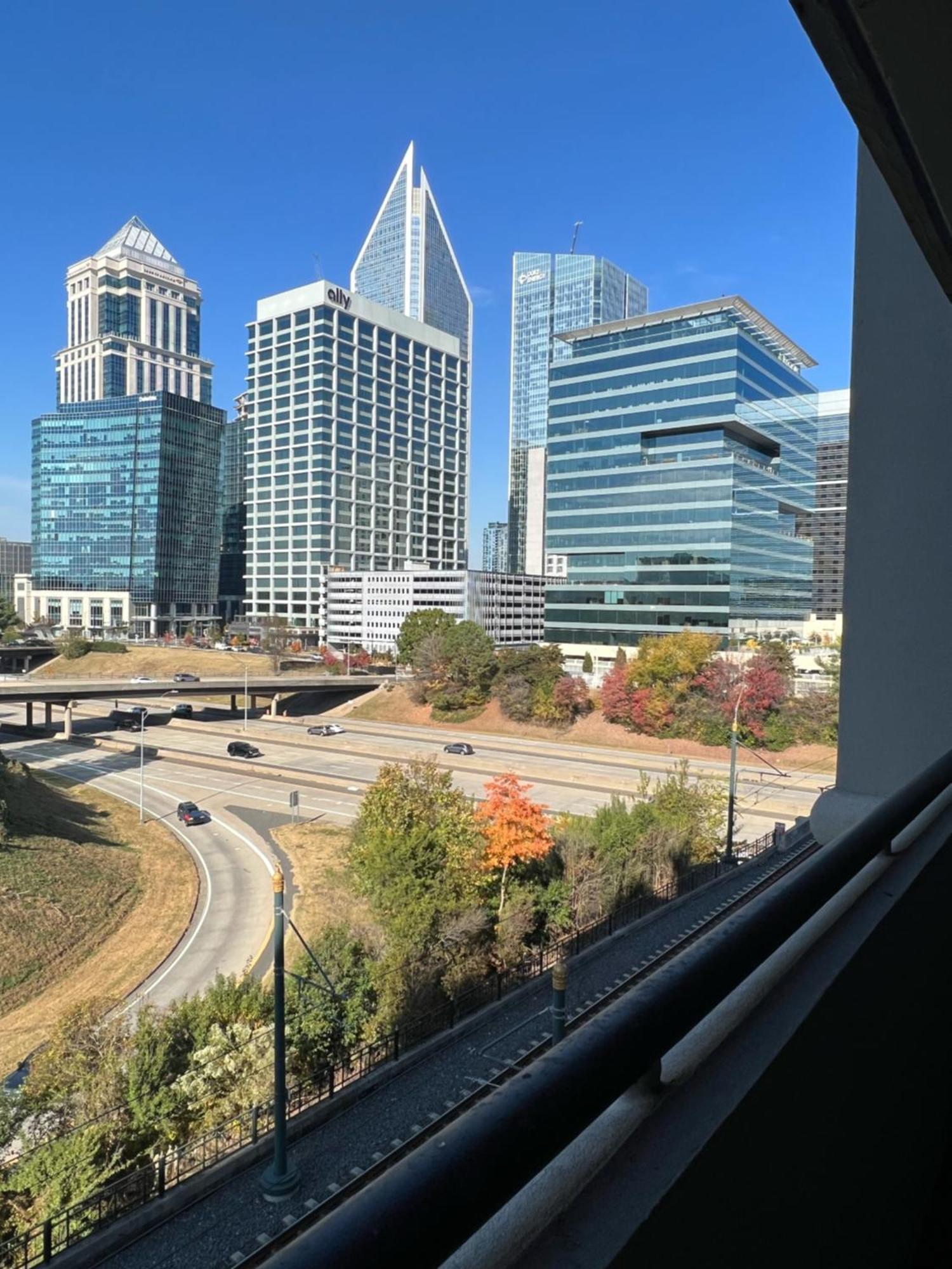 Spacious 2 Bed, 2 Bath Uptown Gem In The Heart Of The City-Parking-Wi-Fi-Balcony Cgv Charlotte Kültér fotó